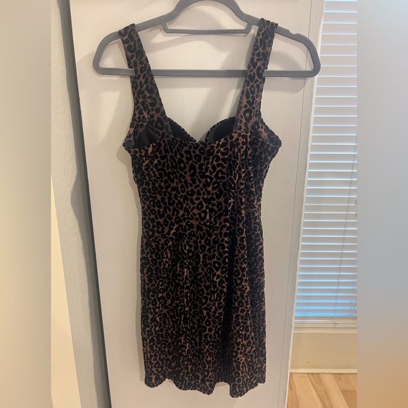 Forever 21 Leopard print dress. Size Small. - Picture 3 of 3